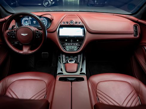Used 2021 Aston Martin DBX image 42