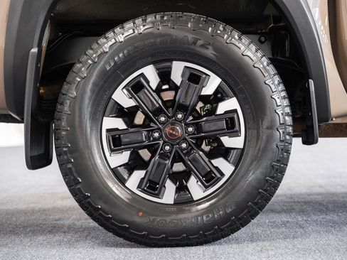 Used 2023 Nissan Frontier PRO-4X w/ Pro Convenience Package AWD/4WD image 23