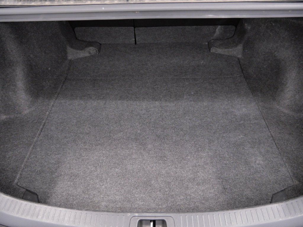 Used 2025 Toyota Corolla LE FWD image 12