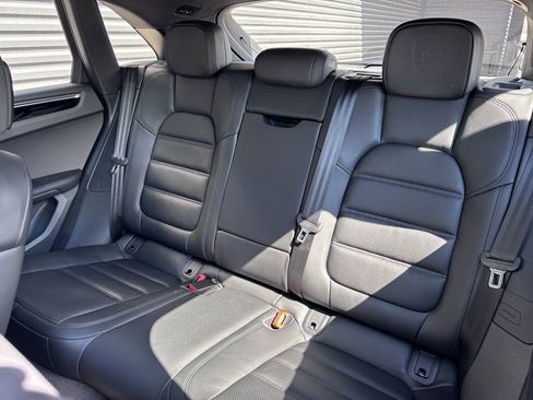 Certified 2026 Porsche Macan image 24