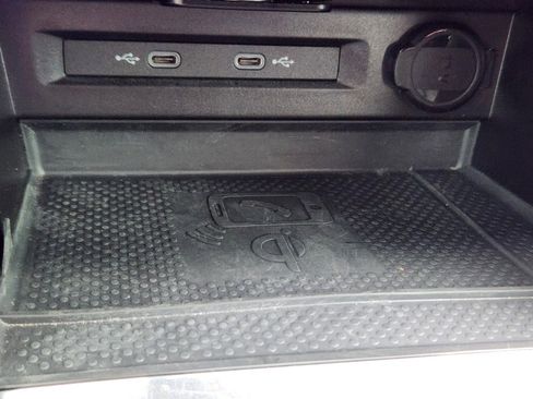 Used 2024 Volkswagen Tiguan SE R-Line image 18