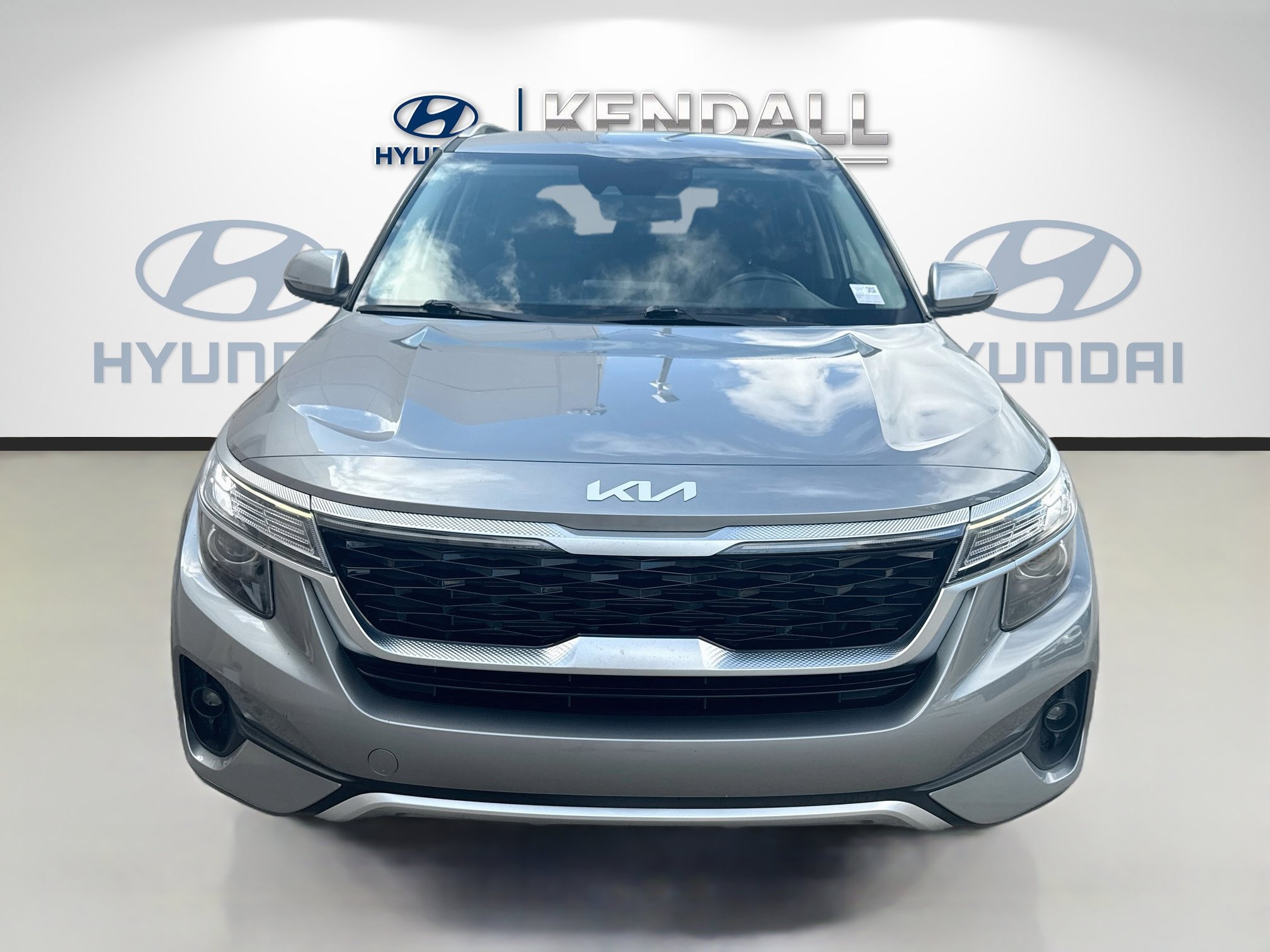 Used 2023 Kia Seltos S FWD image 2