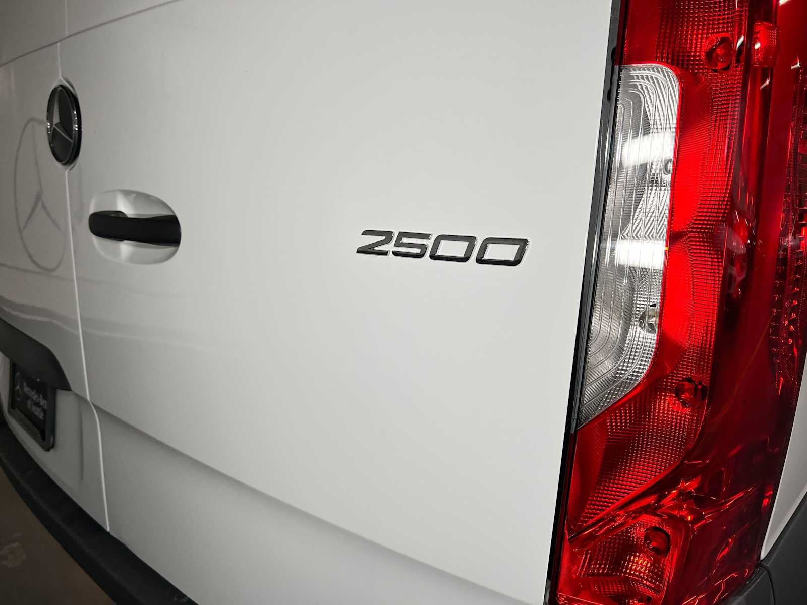 Used 2025 Mercedes-Benz Sprinter 2500 image 14
