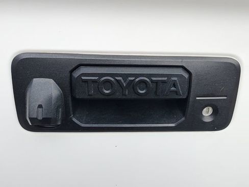 Used 2014 Toyota Tundra Limited image 27