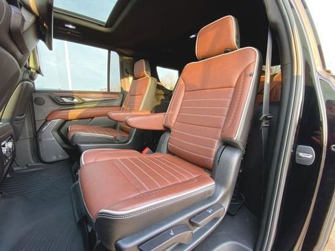 Used 2023 GMC Yukon XL Denali Ultimate image 26