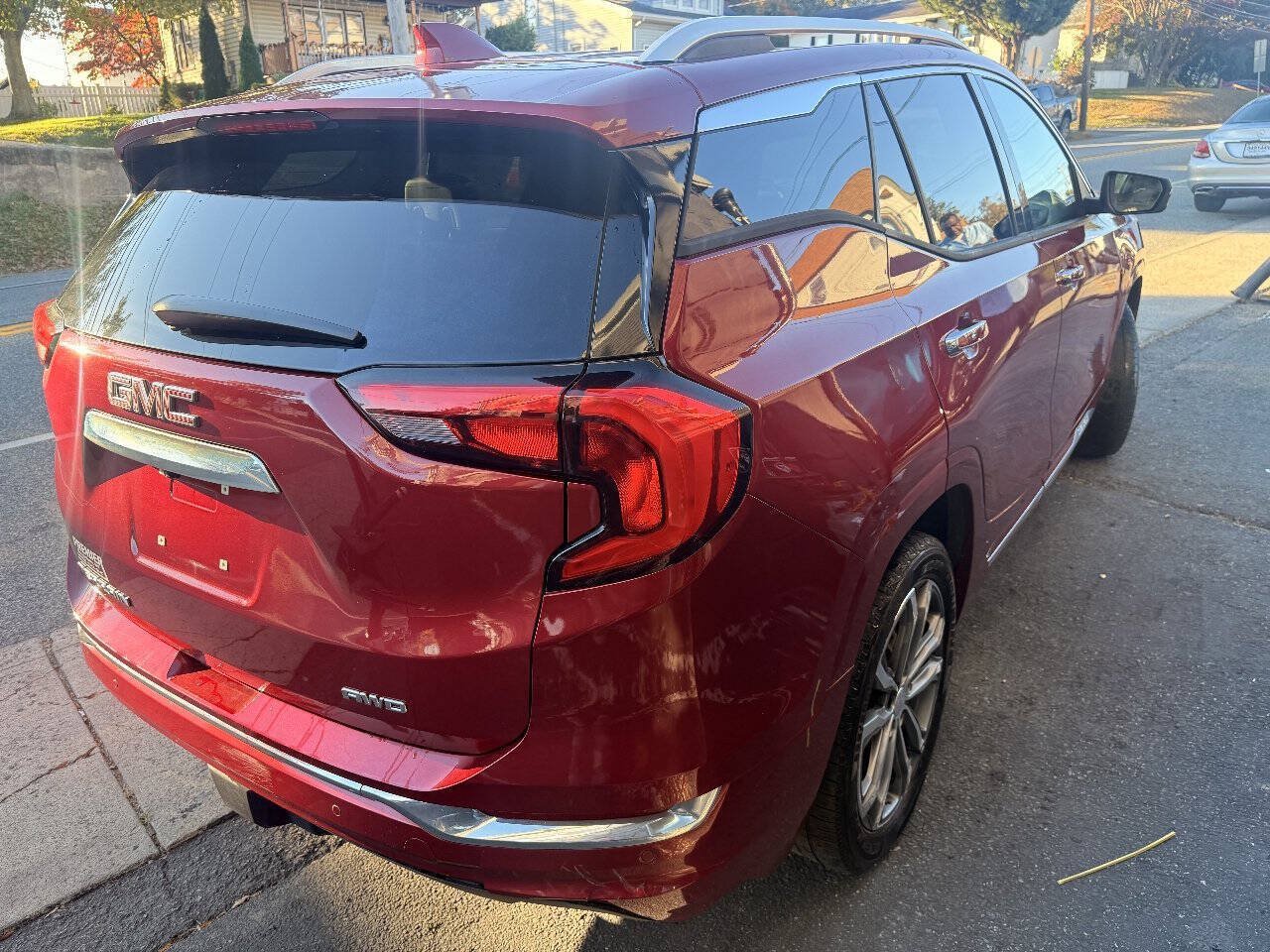 Used 2018 GMC Terrain Denali w/ Advanced Safety Package AWD/4WD image 6