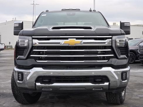 New 2026 Chevrolet Silverado 3500 LTZ w/ LTZ Premium Package AWD/4WD image 20