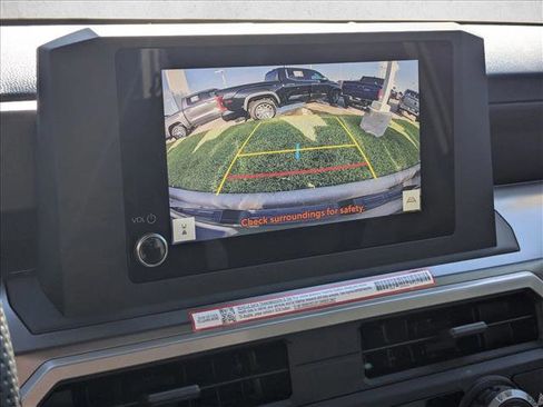 Used 2025 Toyota Tacoma SR5 AWD/4WD image 13