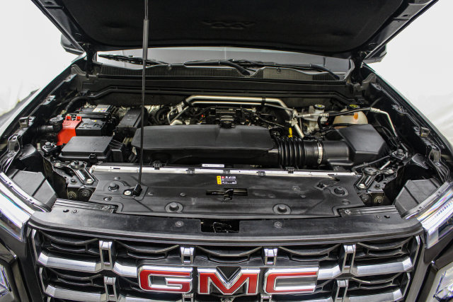 Used 2026 GMC Canyon AT4 w/ Technology Plus Package AWD/4WD image 31