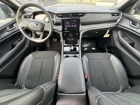 New 2025 Jeep Grand Cherokee L Altitude AWD/4WD image 22