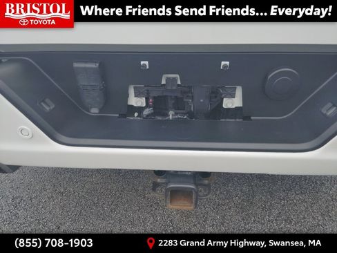 Used 2024 Chevrolet Silverado 1500 High Country w/ Technology Package AWD/4WD image 32