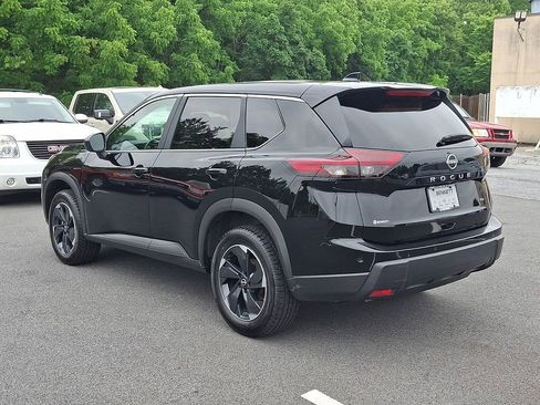 Used 2025 Nissan Rogue SV AWD/4WD image 4