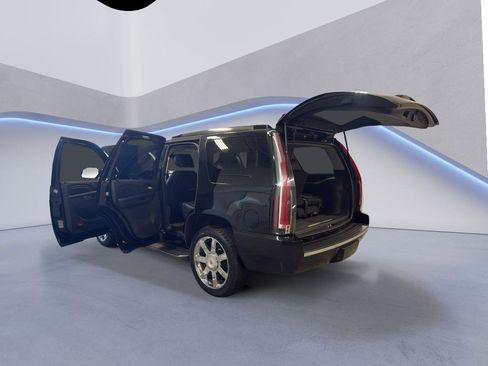 Used 2014 Cadillac Escalade Luxury AWD/4WD image 10