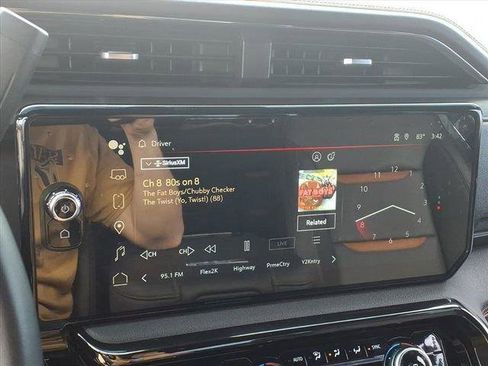 Used 2024 GMC Sierra 2500 AT4 image 12