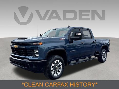 Used 2025 Chevrolet Silverado 2500 Custom w/ Custom Value Package AWD/4WD image 3