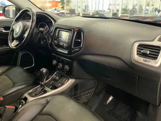 Used 2018 Jeep Compass Latitude AWD/4WD image 12