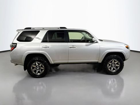 Used 2018 Toyota 4Runner TRD Off-Road Premium w/ Convenience Package AWD/4WD image 8