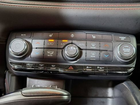 Used 2023 Dodge Durango GT AWD/4WD image 17