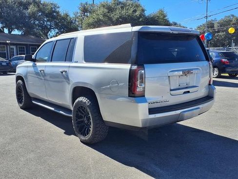 Used 2017 GMC Yukon XL SLE w/ SLE Value Package RWD image 5