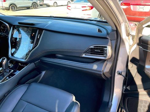Used 2025 Subaru Outback Limited image 13
