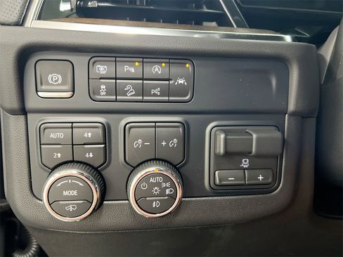 New 2026 Chevrolet Tahoe High Country image 18