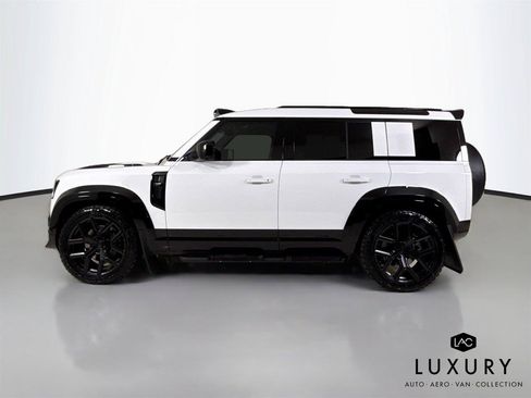 Used 2026 Land Rover Defender 110 X-Dynamic SE AWD/4WD image 9