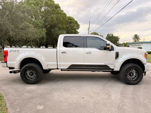 Used 2019 Ford F250 Platinum w/ Platinum Ultimate Package image 2