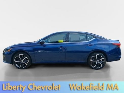 Used 2023 Nissan Altima 2.5 SR AWD/4WD image 4