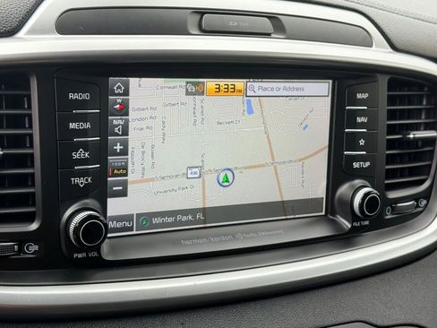 Used 2019 Kia Sorento SX image 7