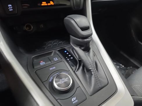 Certified 2025 Toyota RAV4 XLE AWD/4WD image 20