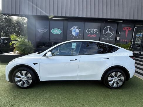 Used 2023 Tesla Model Y Long Range image 7