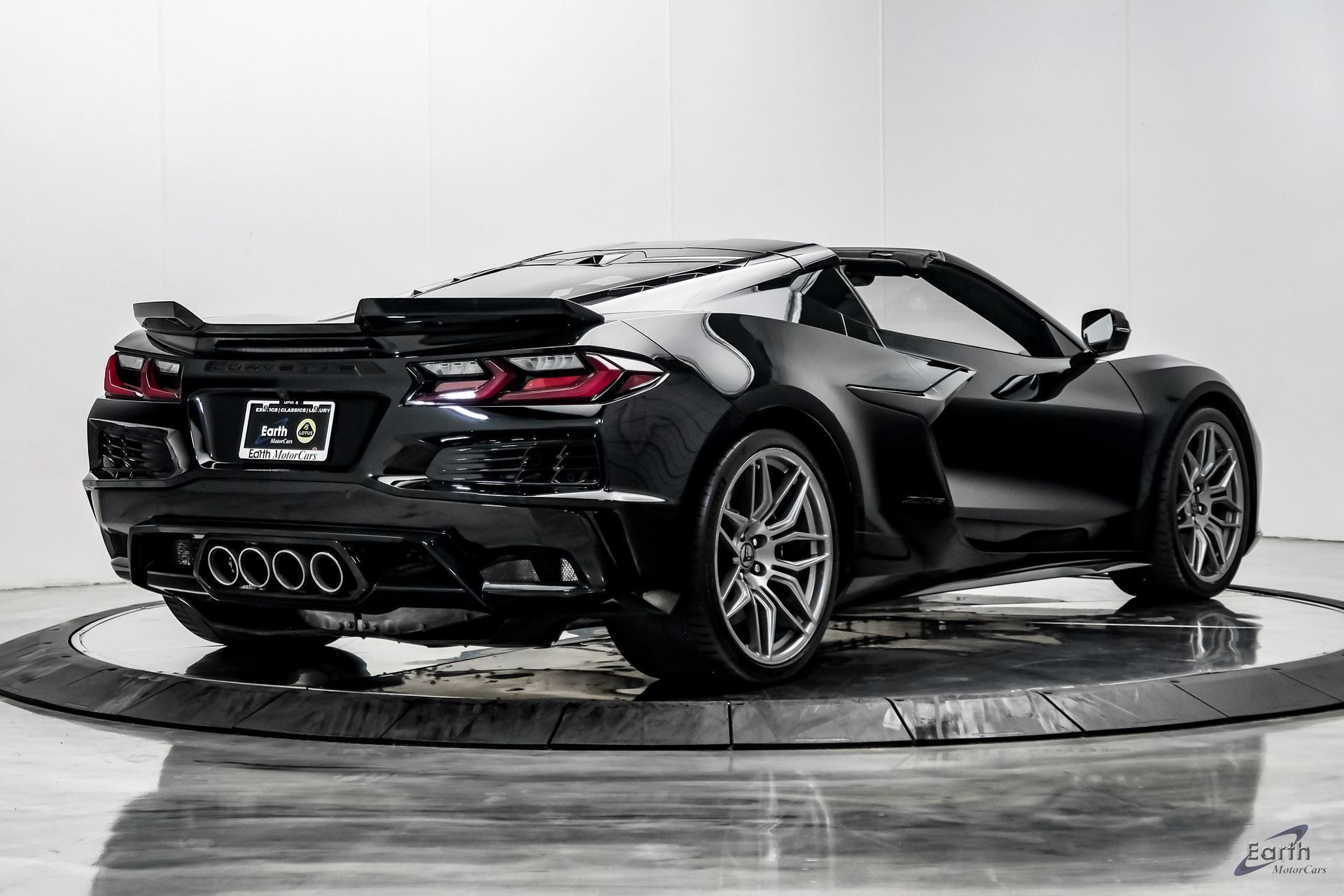 Used 2024 Chevrolet Corvette Z06 RWD image 22