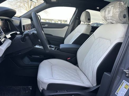 New 2026 Volkswagen Atlas Cross Sport SEL Premium R-Line AWD/4WD image 23