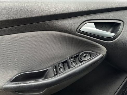 Used 2013 Ford Focus SE FWD image 12