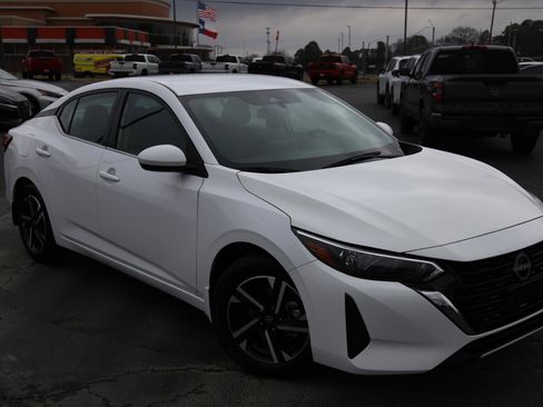 Used 2024 Nissan Sentra SV image 1