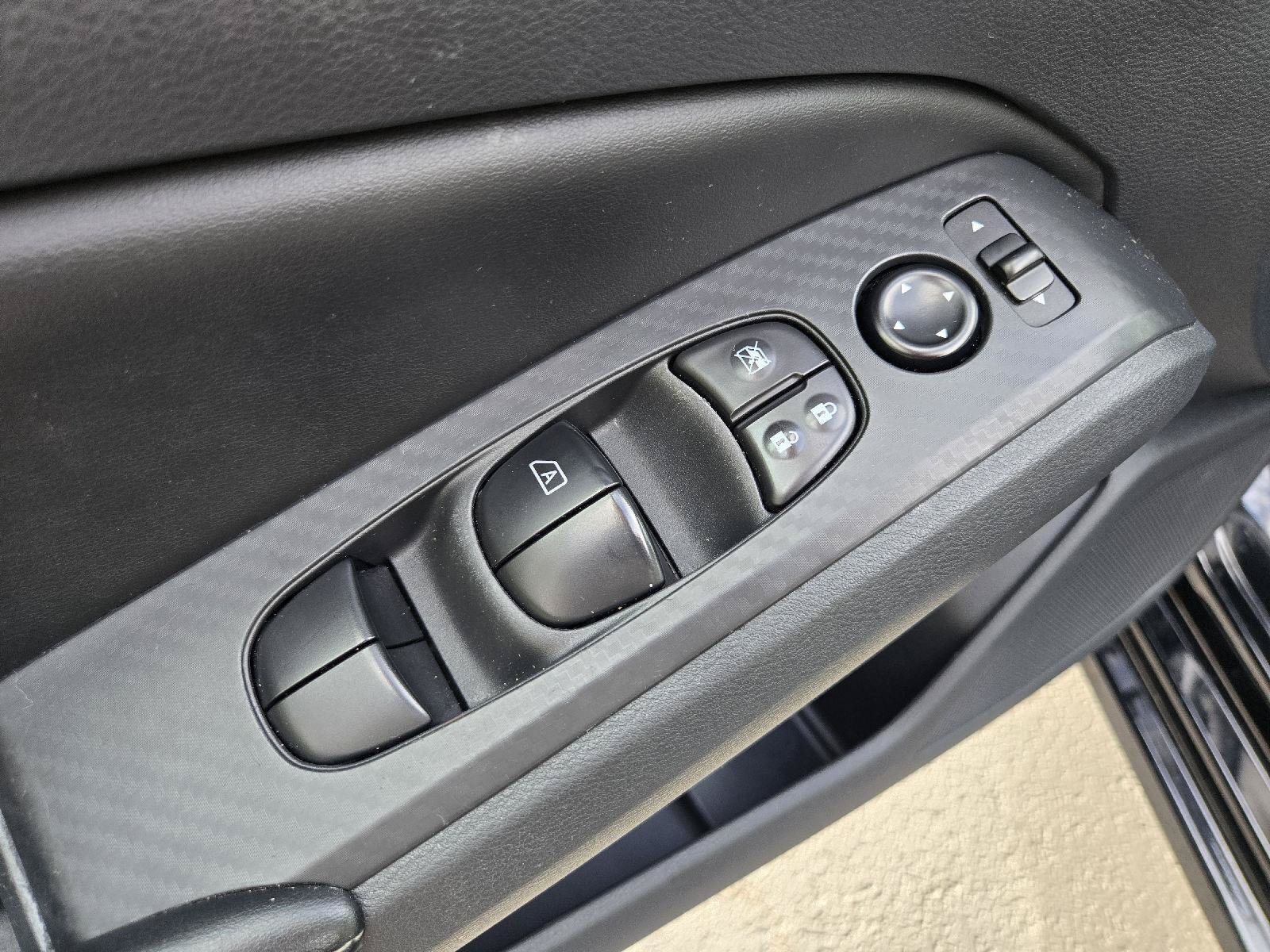 Used 2025 Nissan Altima 2.5 SV FWD image 14