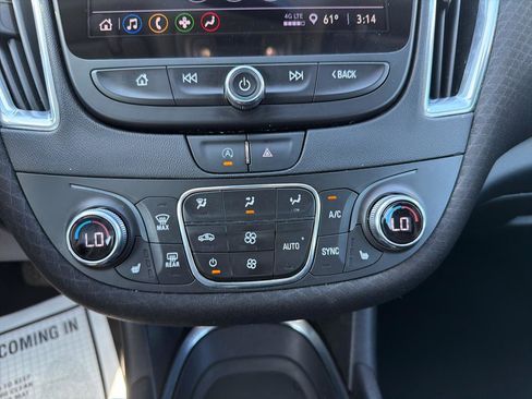Used 2021 Chevrolet Malibu LT FWD image 25