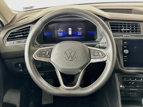 Used 2023 Volkswagen Tiguan SE FWD image 18