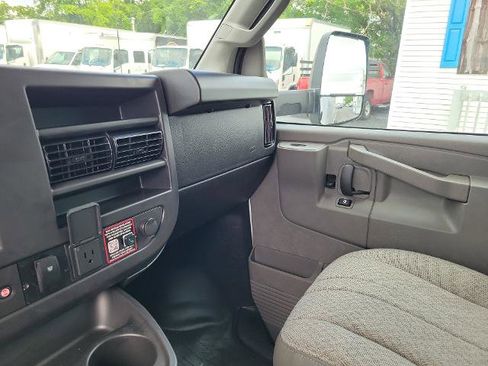 New 2025 Chevrolet Express 3500 w/ Power Convenience Package image 21