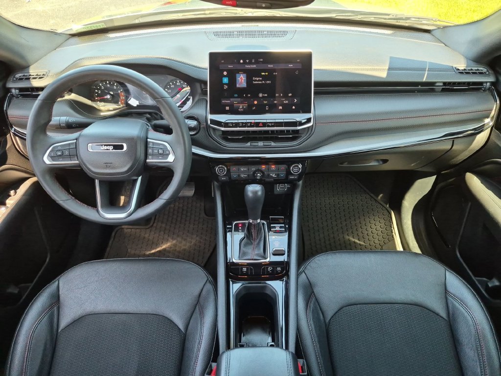 Used 2024 Jeep Compass Trailhawk AWD/4WD image 28