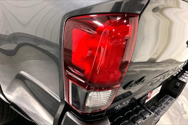 Certified 2022 Toyota Tacoma SR5 w/ Technology Package AWD/4WD image 29