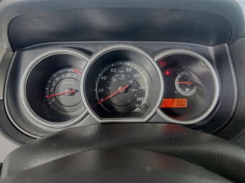 Used 2010 Nissan Versa Hatchback w/ Premium Pkg FWD image 15