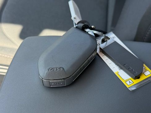 Used 2025 Kia K4 FWD image 43