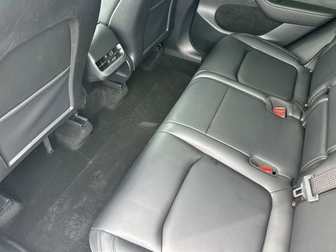 Used 2024 Tesla Model Y Long Range image 12