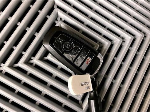 Used 2024 Lincoln Aviator Black Label w/ Dynamic Handling Package image 11