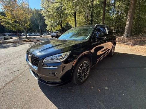 Used 2022 Lincoln Corsair Reserve w/ Equipment Group 201A image 2