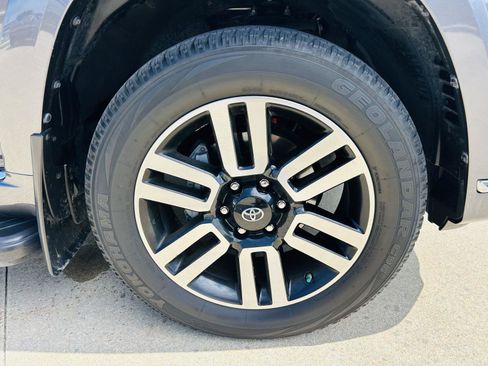 Used 2019 Toyota 4Runner Limited AWD/4WD image 36