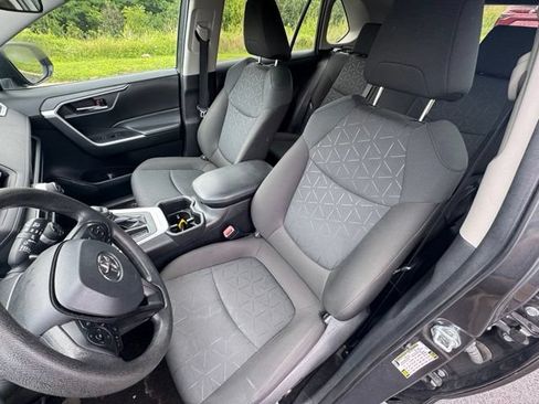 Used 2024 Toyota RAV4 XLE FWD image 14