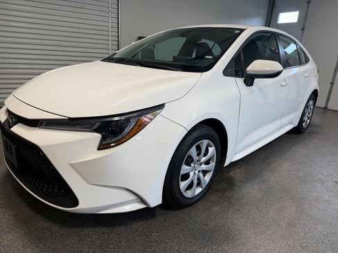 Used 2022 Toyota Corolla LE image 1