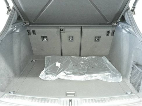 New 2025 Porsche Macan image 28